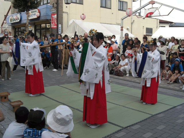 厳粛に浦安の舞.gif